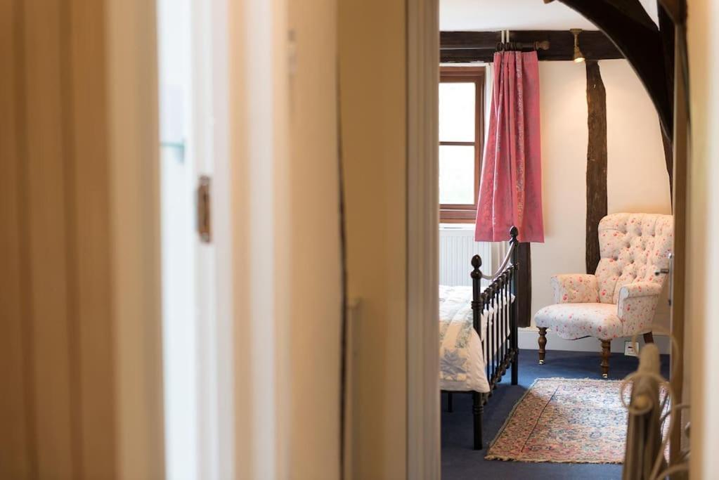 Meddlars A Historic Cottage On The Countryside Edge Of A Vibrant Market Town Hadleigh  エクステリア 写真