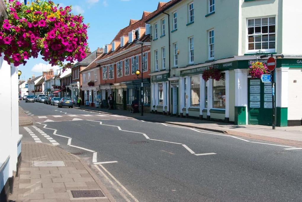 Meddlars A Historic Cottage On The Countryside Edge Of A Vibrant Market Town Hadleigh  エクステリア 写真